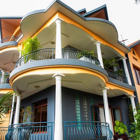 The Vibrant Lodge Gacuriro Kigali Eksteriør billede