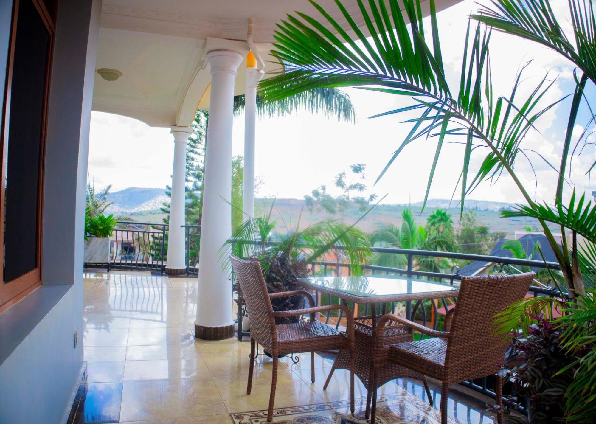 The Vibrant Lodge Gacuriro Kigali Eksteriør billede