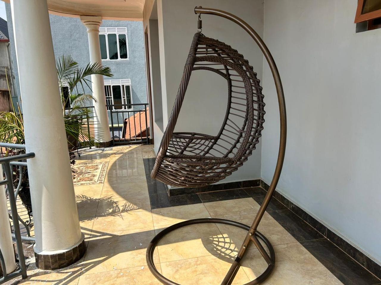 The Vibrant Lodge Gacuriro Kigali Eksteriør billede