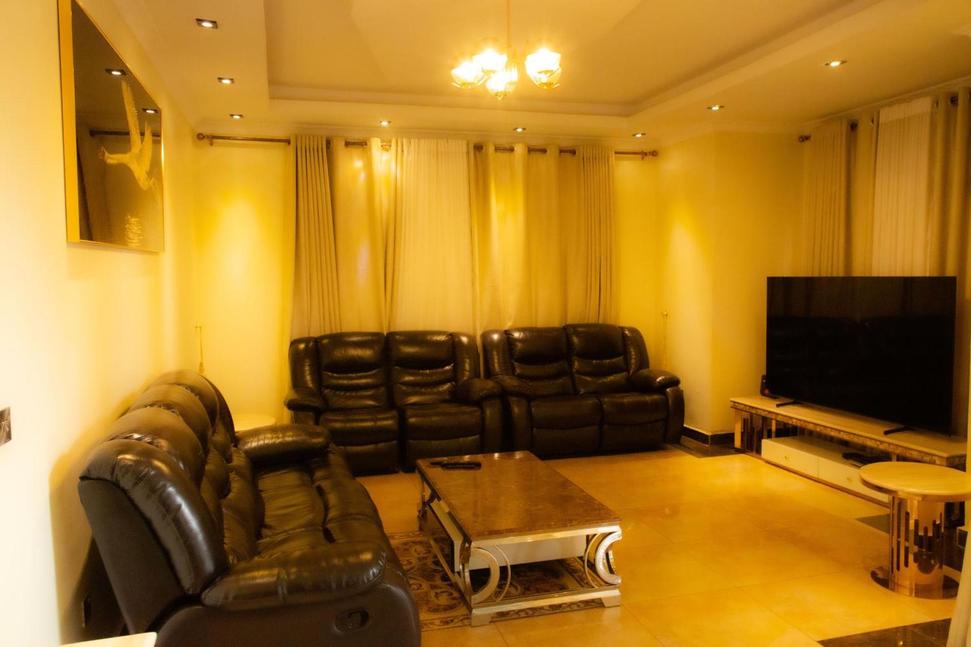 The Vibrant Lodge Gacuriro Kigali Eksteriør billede