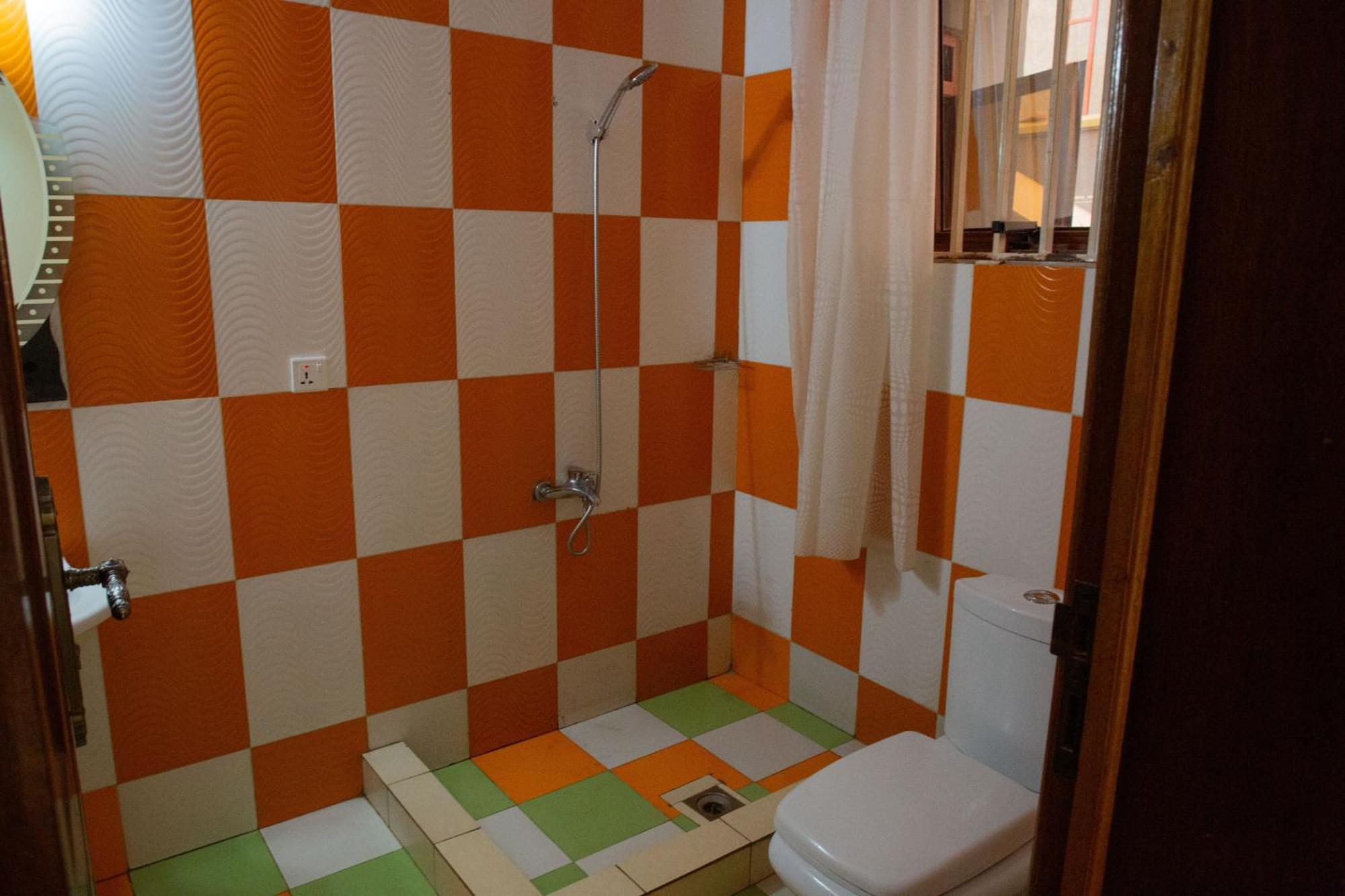 The Vibrant Lodge Gacuriro Kigali Eksteriør billede